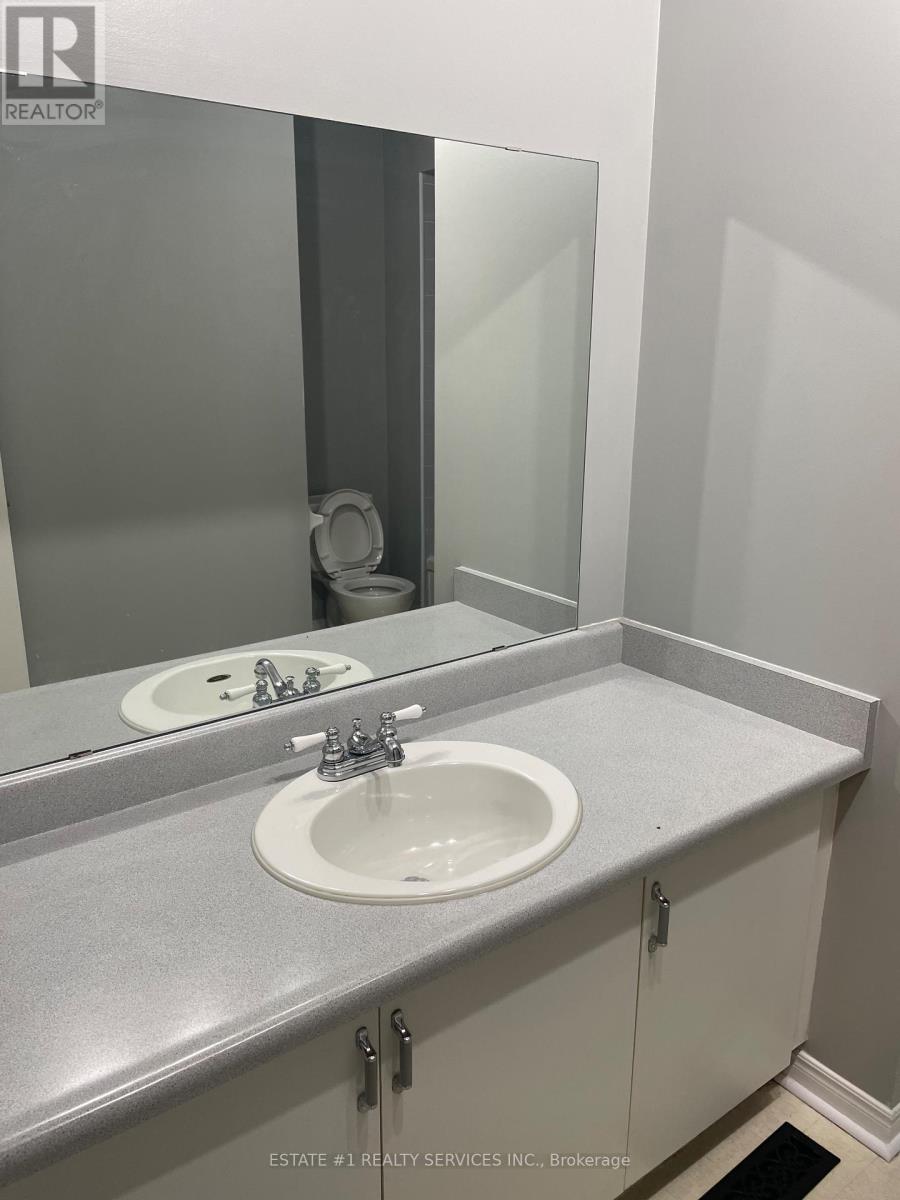 2943 Gulfstream Way, Mississauga (Meadowvale), Ontario  L5N 6J9 - Photo 30 - W12910626