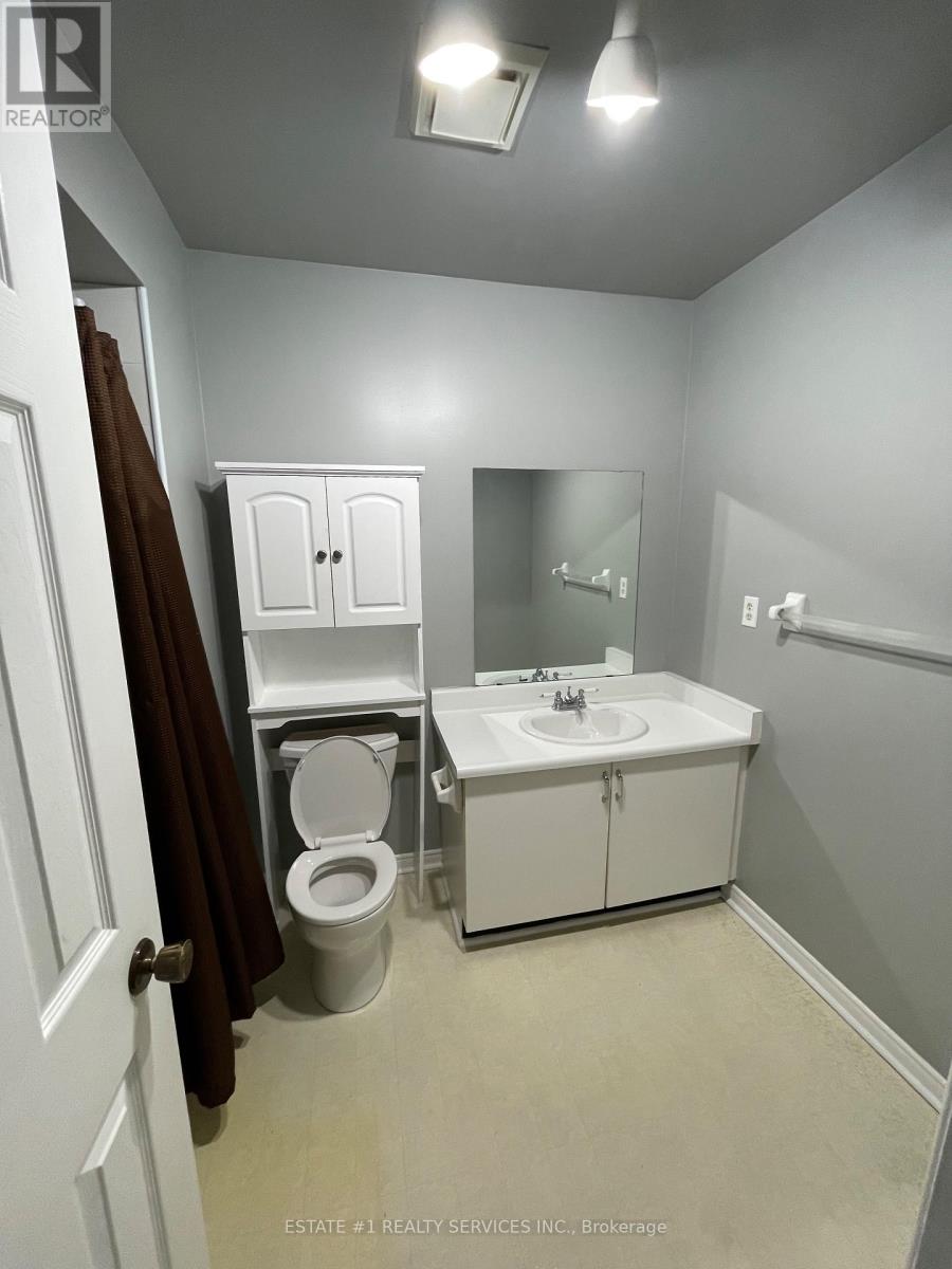 2943 Gulfstream Way, Mississauga (Meadowvale), Ontario  L5N 6J9 - Photo 43 - W12910626