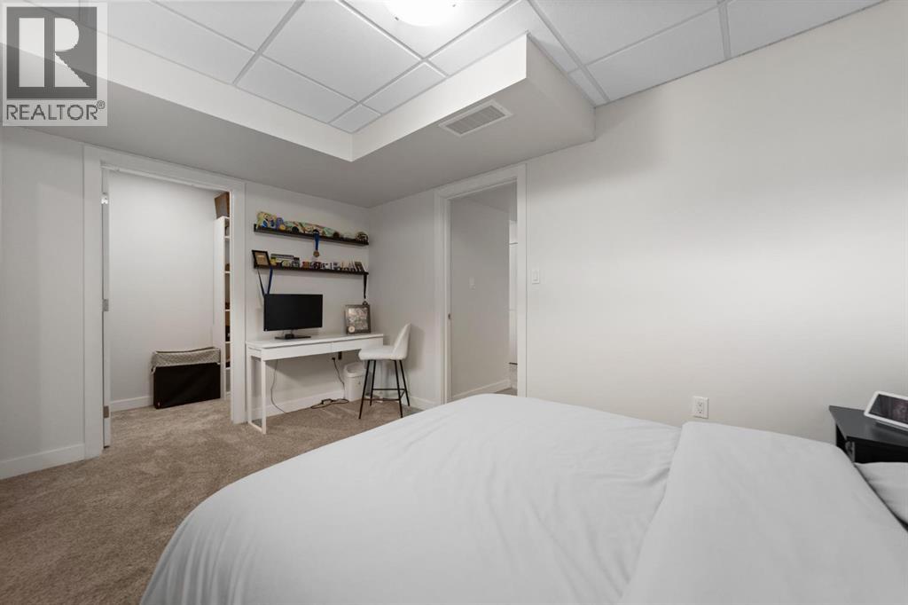 5240 36 Avenue, Camrose, Alberta  T4V 5H5 - Photo 35 - A2297109