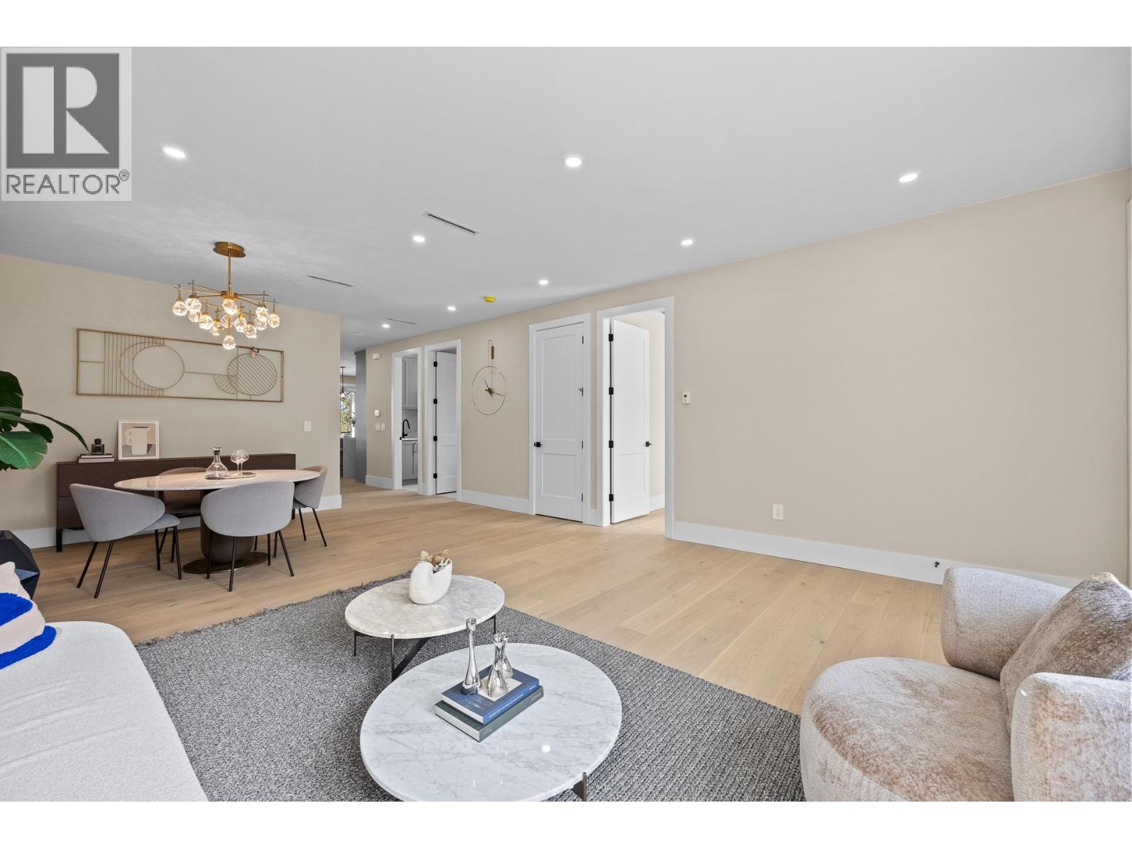 1 5115 Buxton Street, Burnaby, British Columbia V5H 1J7 - Photo 3 - R3107249