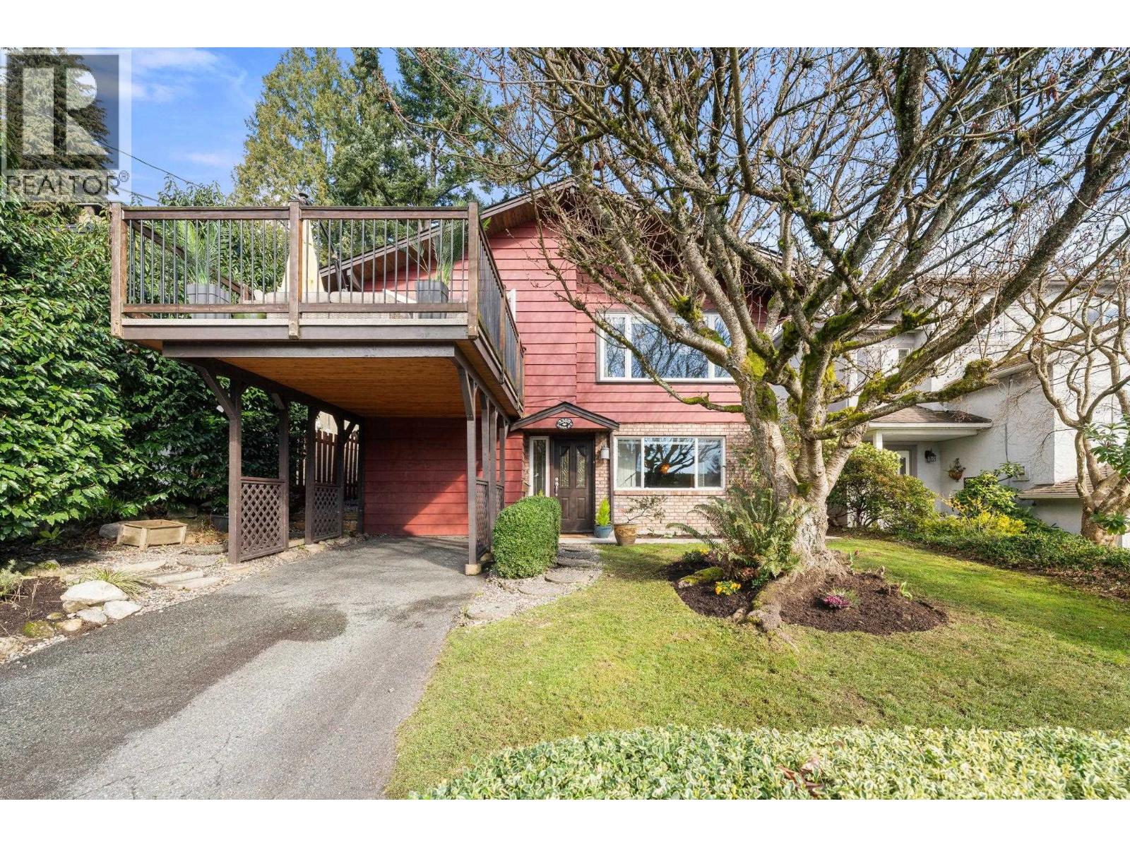3300 MAHON AVENUE, North Vancouver, British Columbia