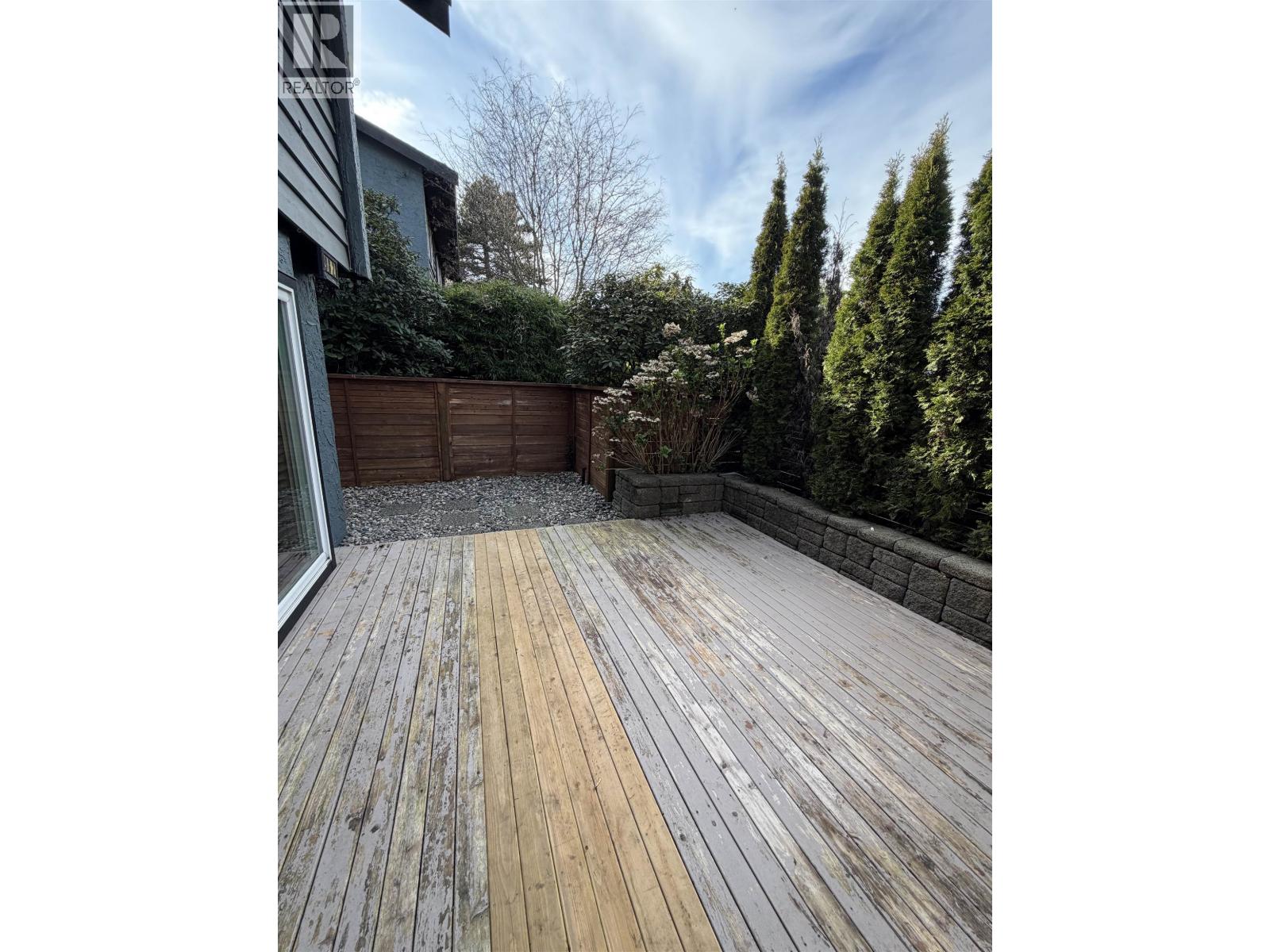 982 Howie Avenue, Coquitlam, British Columbia  V3J 1T3 - Photo 10 - R3107266