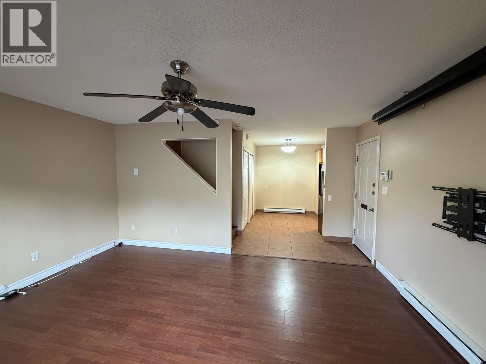 982 Howie Avenue, Coquitlam, British Columbia V3J 1T3 - Photo 3 - R3107266