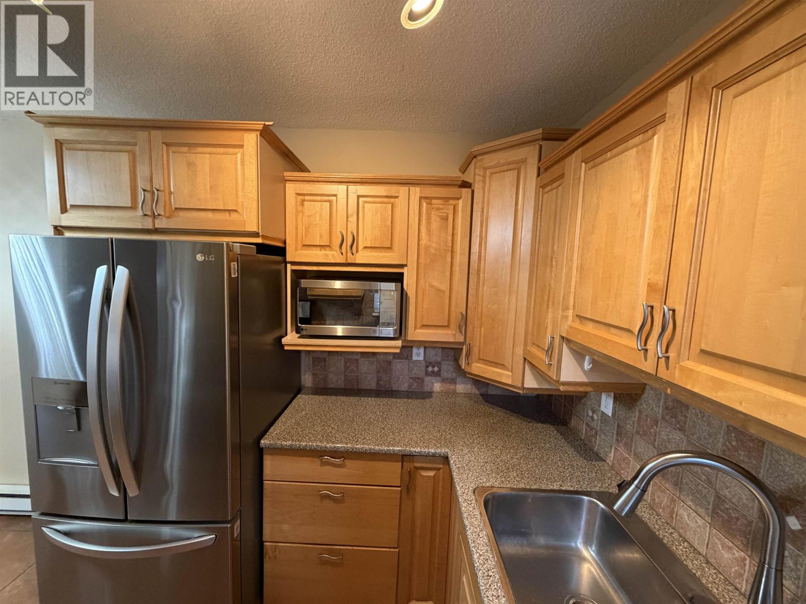 982 Howie Avenue, Coquitlam, British Columbia V3J 1T3 - Photo 4 - R3107266