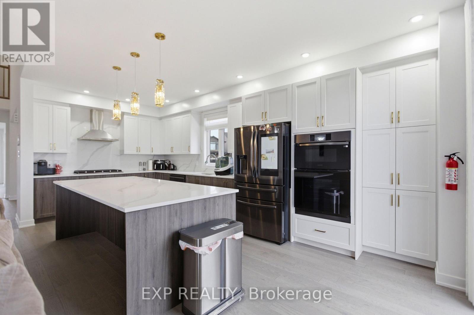 137 Shelleright Street, Ottawa, Ontario  K2M 0N9 - Photo 8 - X12968536