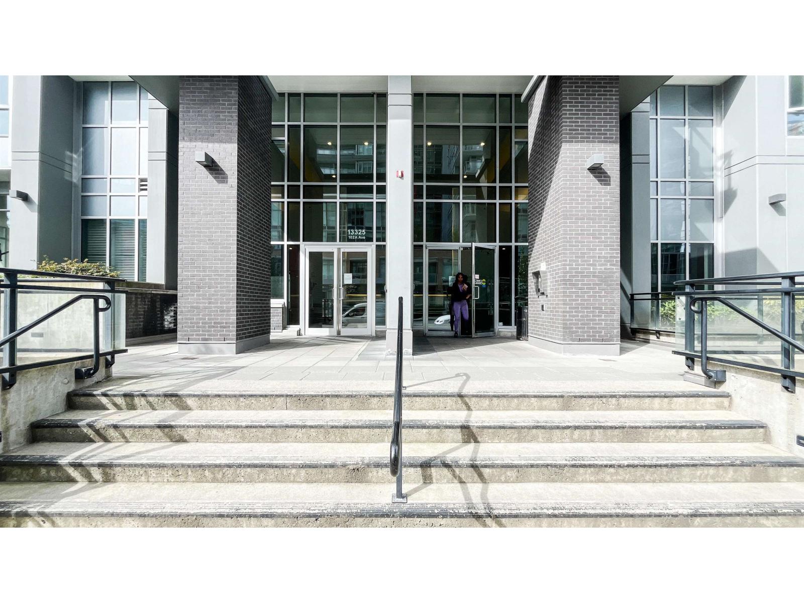 2903 13325 102a Avenue, Surrey, British Columbia  V3T 0J5 - Photo 2 - R3108255