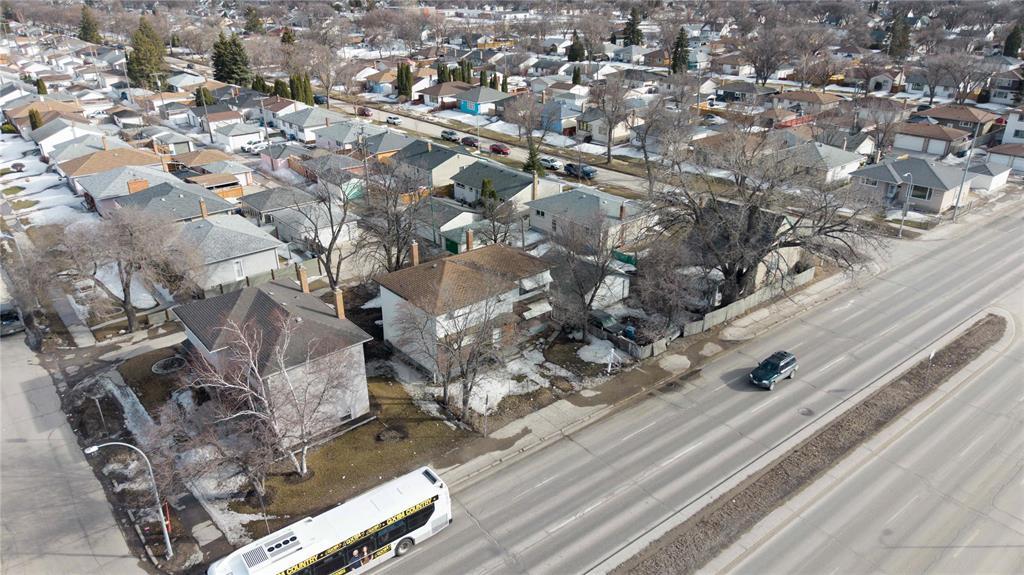 1277 Mcphillips Street, Winnipeg, Manitoba  R2X 2L7 - Photo 10 - 202606289