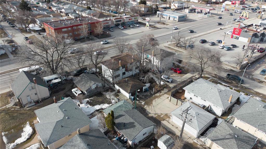 1277 Mcphillips Street, Winnipeg, Manitoba  R2X 2L7 - Photo 9 - 202606289