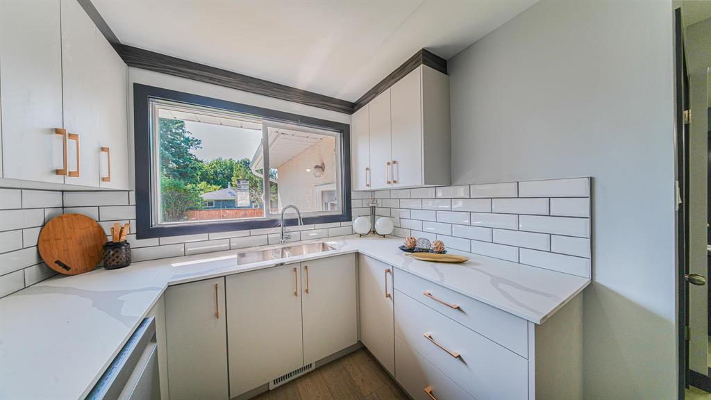 110 Emerald Grove Drive, Winnipeg, Manitoba  R3J 1H2 - Photo 10 - 202606580