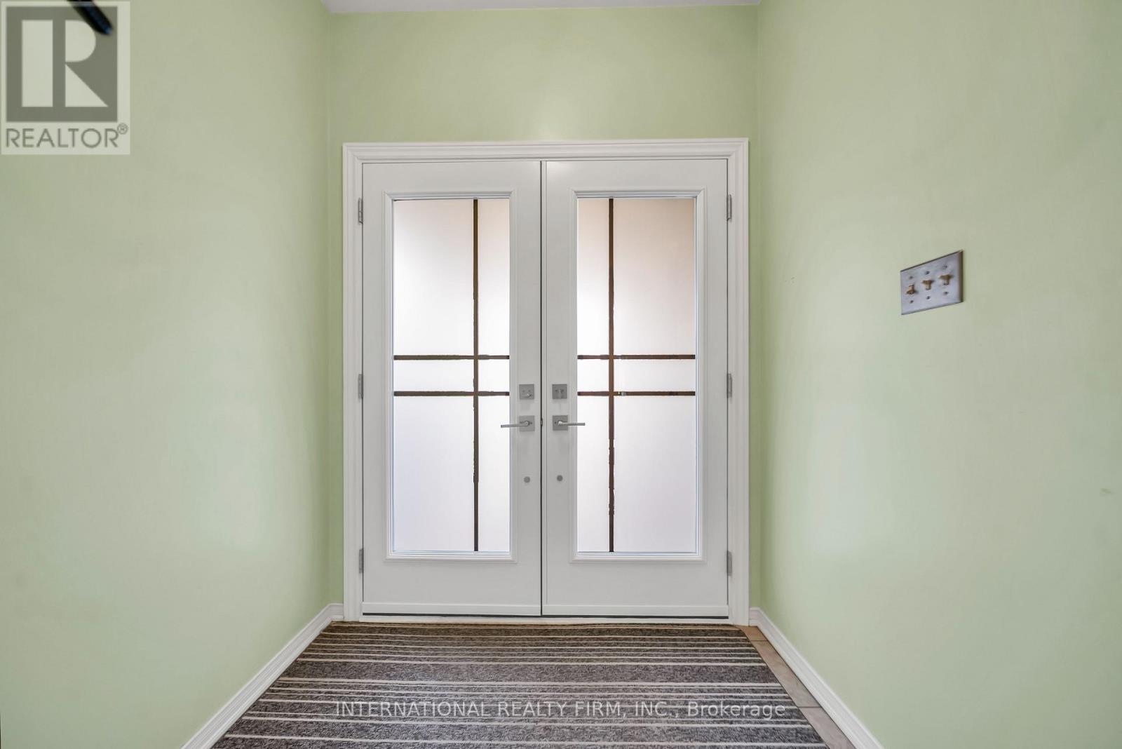 45 Naughton Drive, Richmond Hill, Ontario  L4C 0R2 - Photo 6 - N12968542