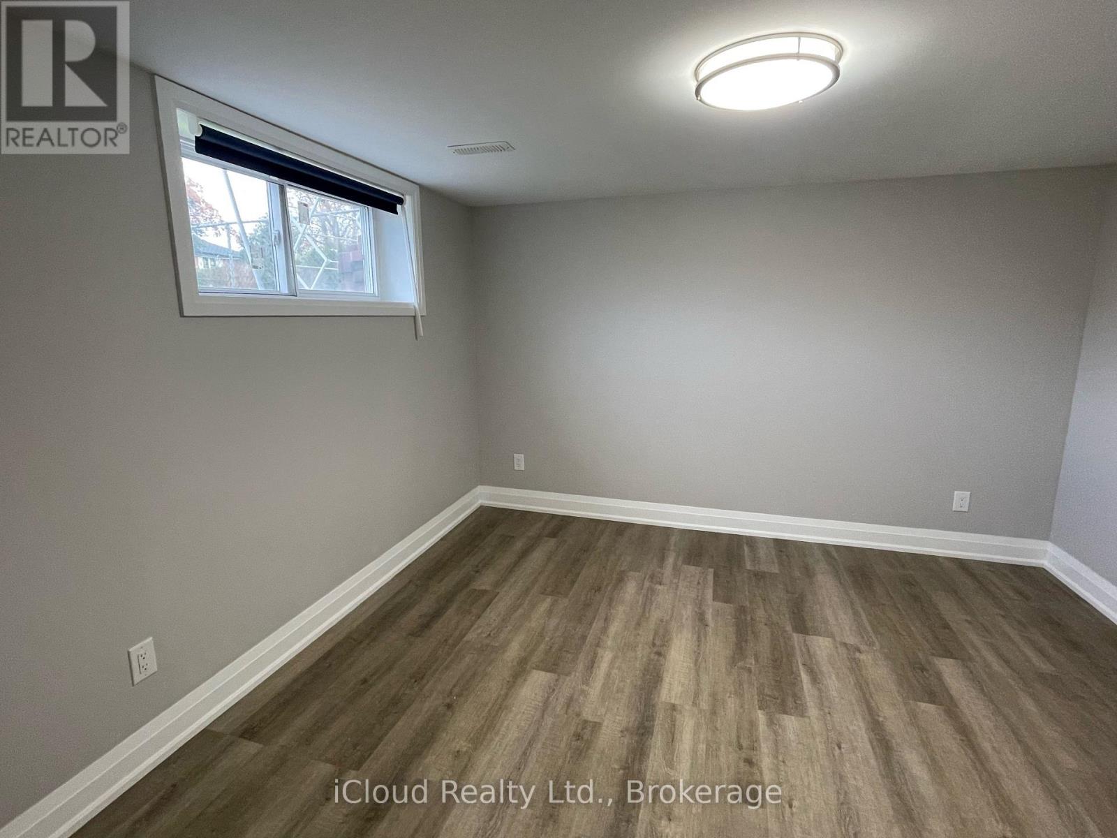 Basement Apartment - 22 Decarie Circle, Toronto, Ontario  M9B 3H8 - Photo 3 - W12968534