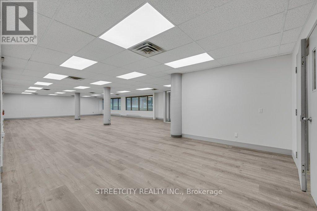 Ground Floor - 916 Gateway Drive, Burlington, Ontario  L7L 5K7 - Photo 12 - W12968538