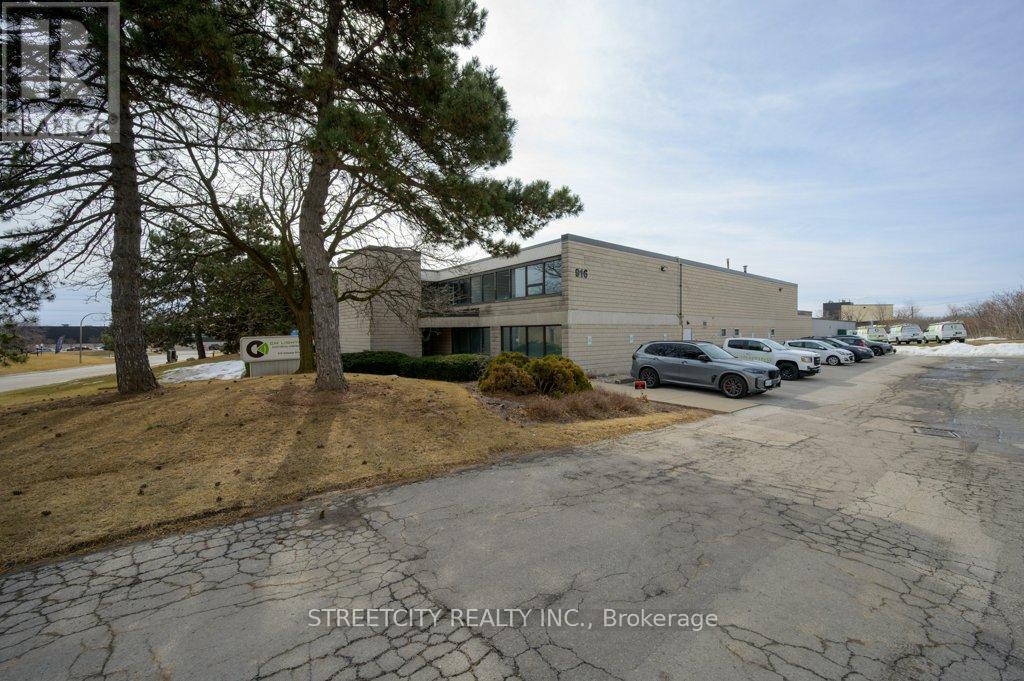 Ground Floor - 916 Gateway Drive, Burlington, Ontario  L7L 5K7 - Photo 18 - W12968538