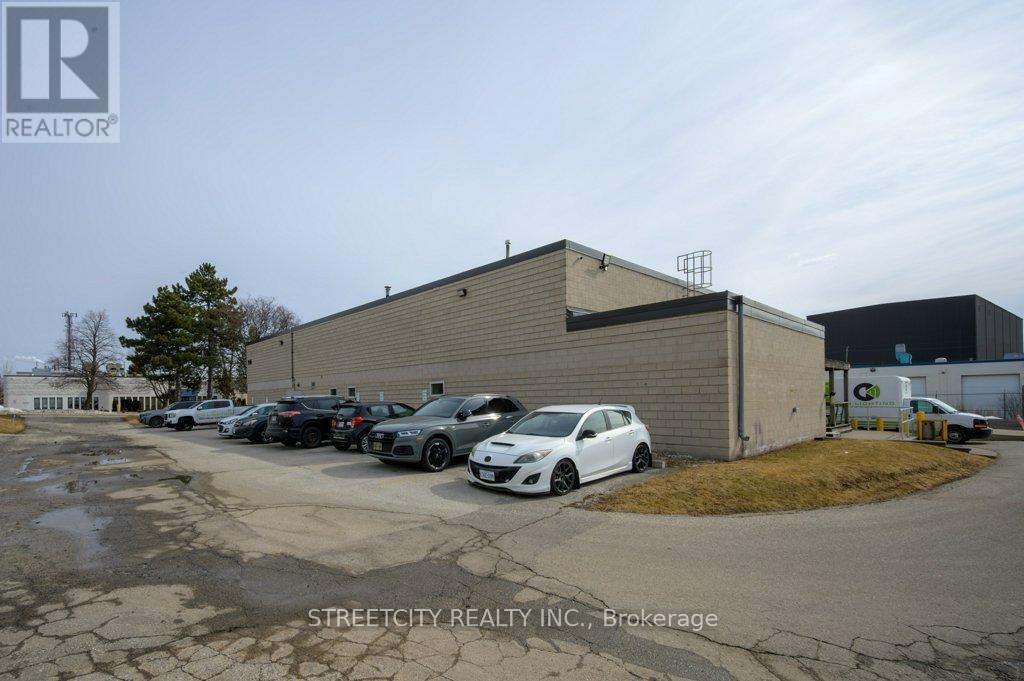 Ground Floor - 916 Gateway Drive, Burlington, Ontario  L7L 5K7 - Photo 19 - W12968538