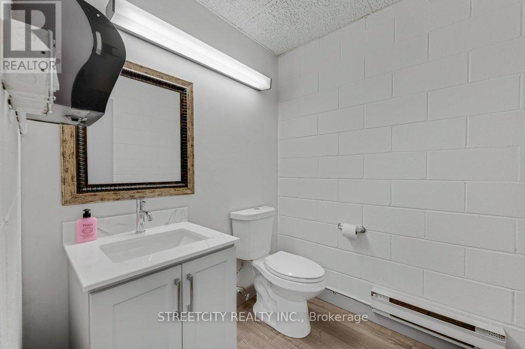 Ground Floor - 916 Gateway Drive, Burlington, Ontario  L7L 5K7 - Photo 24 - W12968538