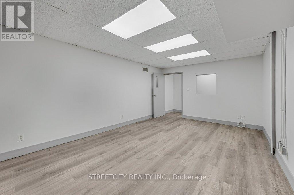 Ground Floor - 916 Gateway Drive, Burlington, Ontario  L7L 5K7 - Photo 27 - W12968538