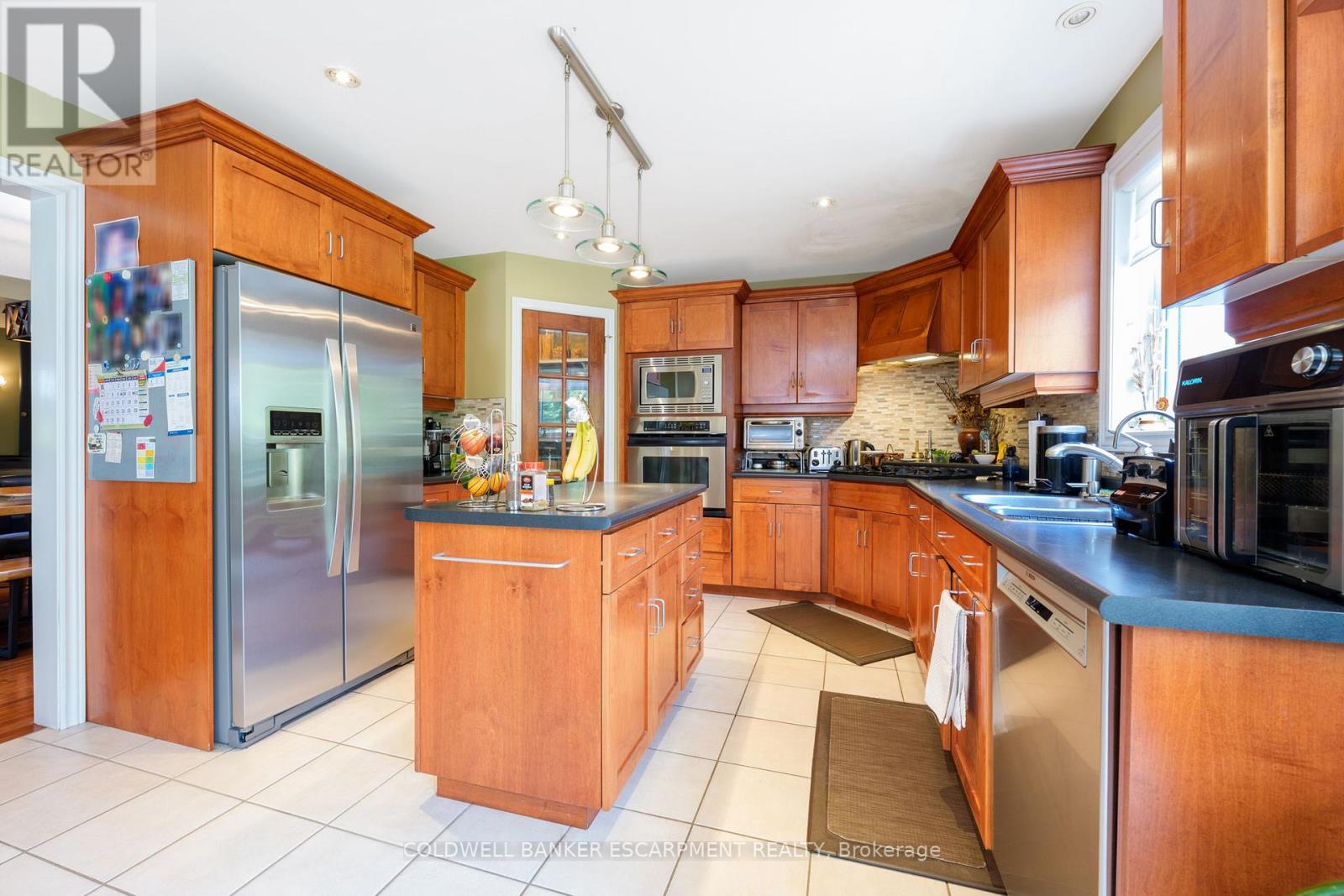 3 Morgan Drive, Halton Hills, Ontario  L7J 2L7 - Photo 24 - W12968544