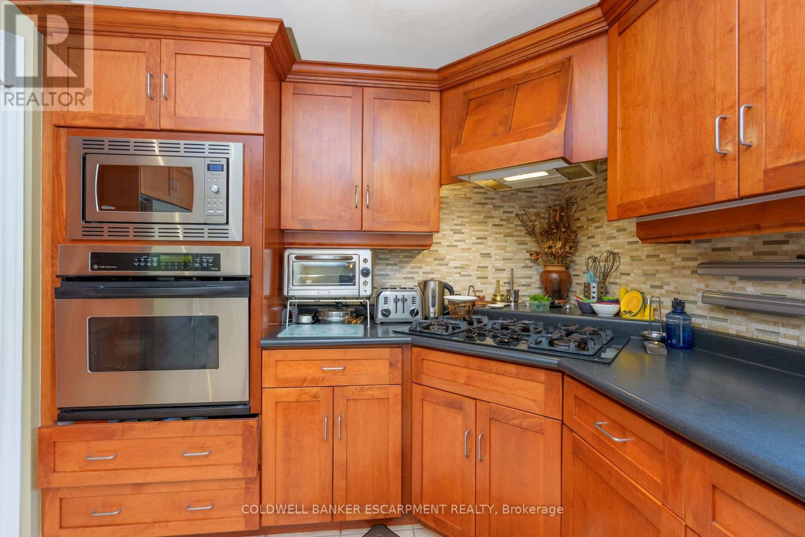 3 Morgan Drive, Halton Hills, Ontario  L7J 2L7 - Photo 25 - W12968544