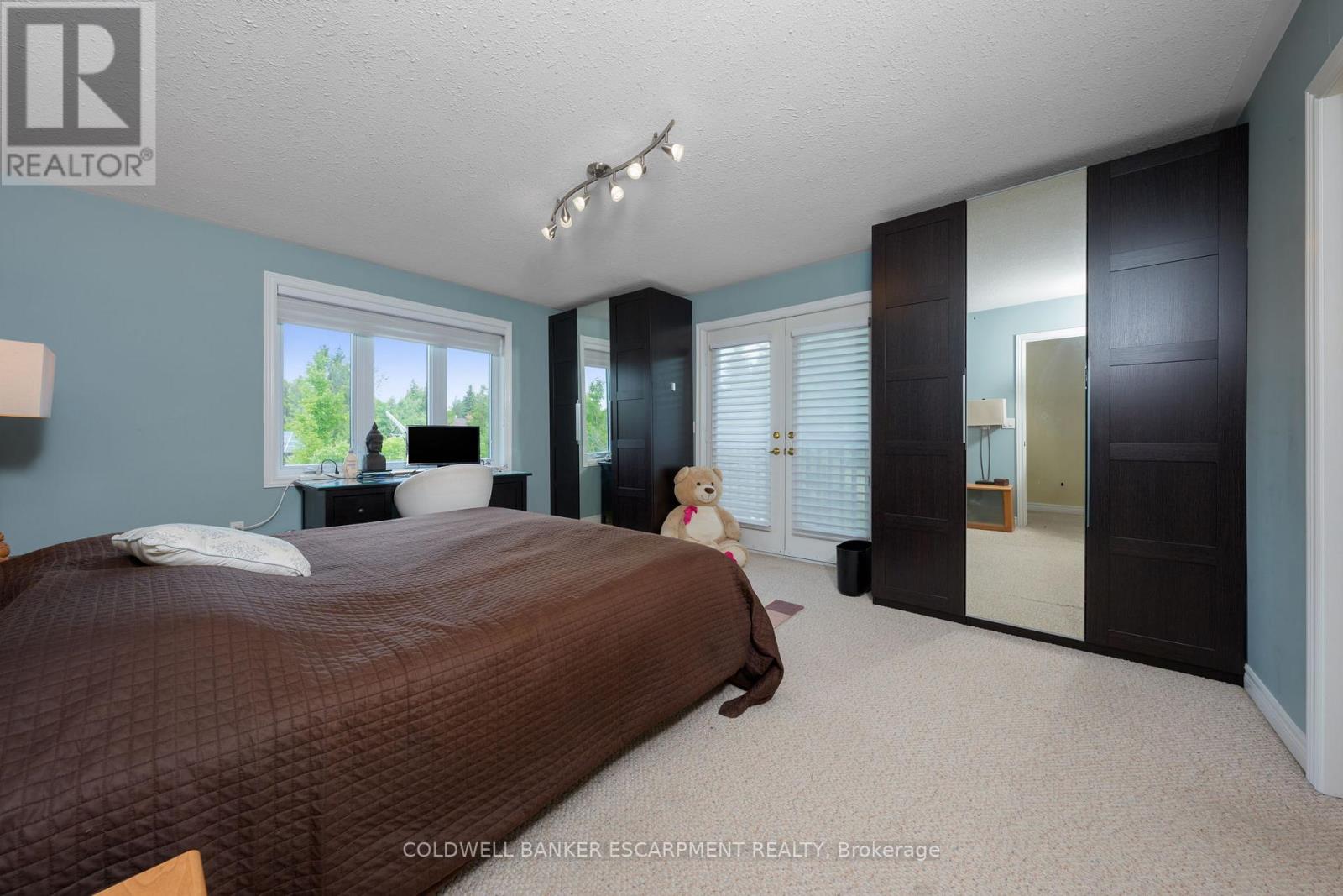 3 Morgan Drive, Halton Hills, Ontario  L7J 2L7 - Photo 35 - W12968544