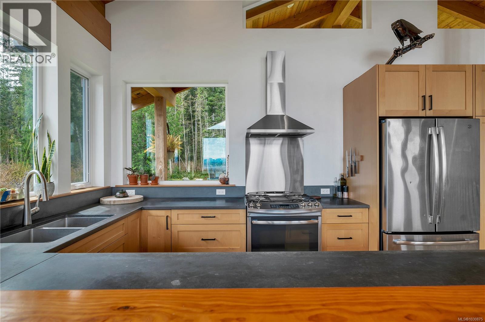 609 Valpy Rd, Quadra Island, British Columbia V0P 1N0 - Photo 14 - 1030875