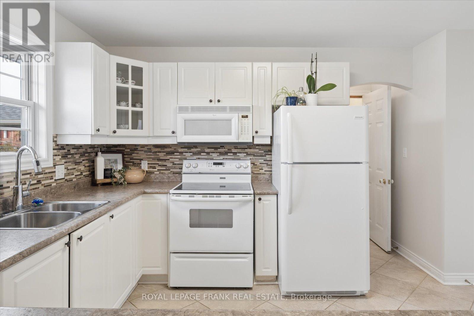 10 Olympia Court, Kawartha Lakes, Ontario  K9V 6C8 - Photo 16 - X12939130