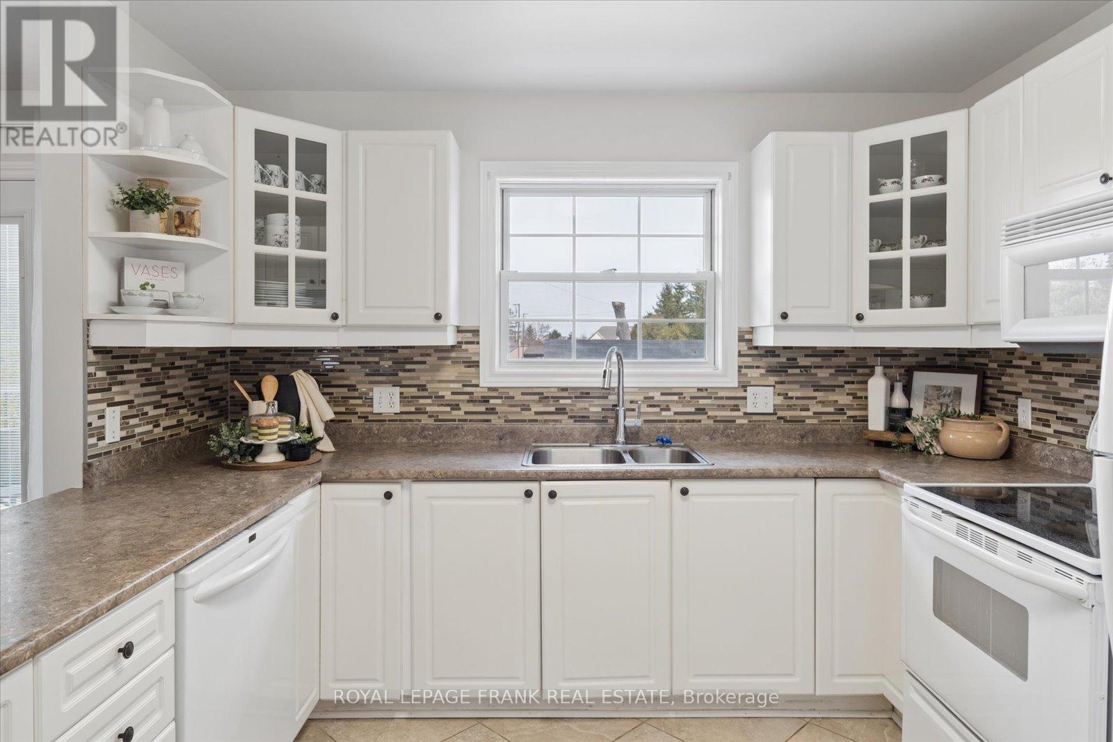 10 Olympia Court, Kawartha Lakes, Ontario  K9V 6C8 - Photo 15 - X12939130