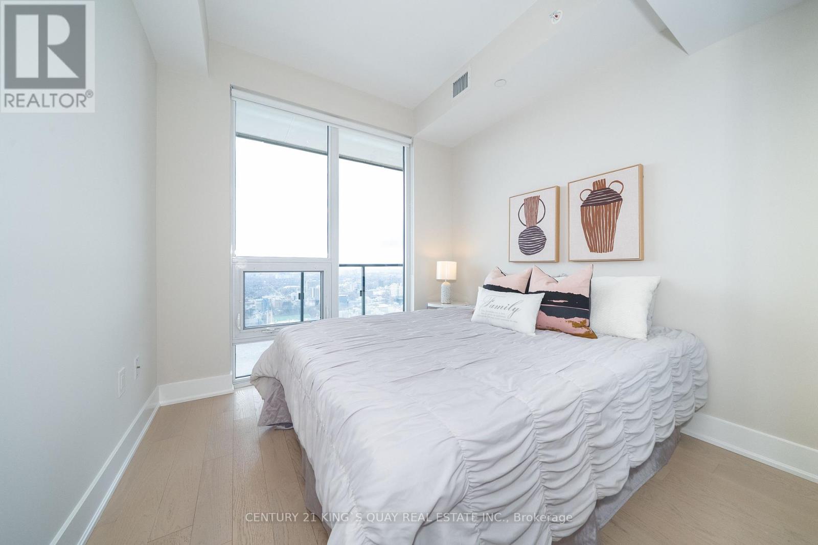 Ph5 - 955 Bay Street, Toronto, Ontario  M5C 0C6 - Photo 19 - C12966826