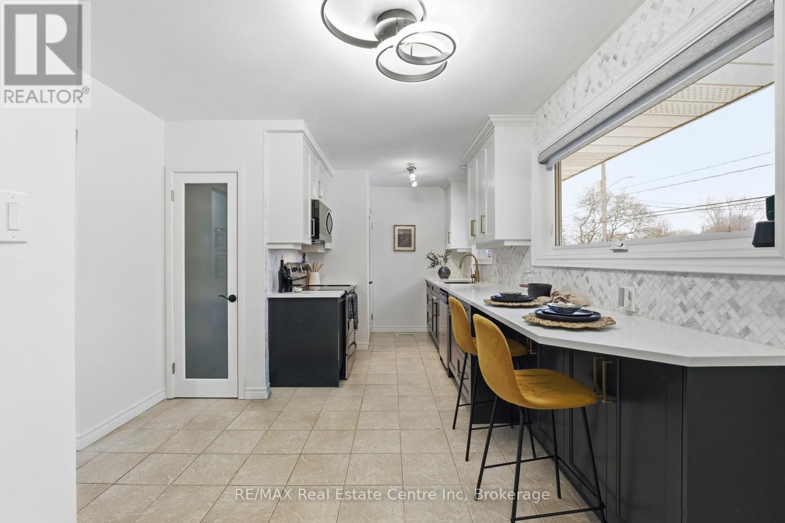 154 Waverley Drive, Guelph, Ontario  N1E 1H2 - Photo 6 - X12968596