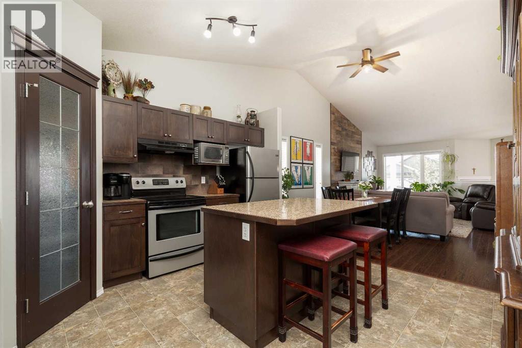 570 Edinburgh Road W, Lethbridge, Alberta  T1J 4Z7 - Photo 10 - A2299605