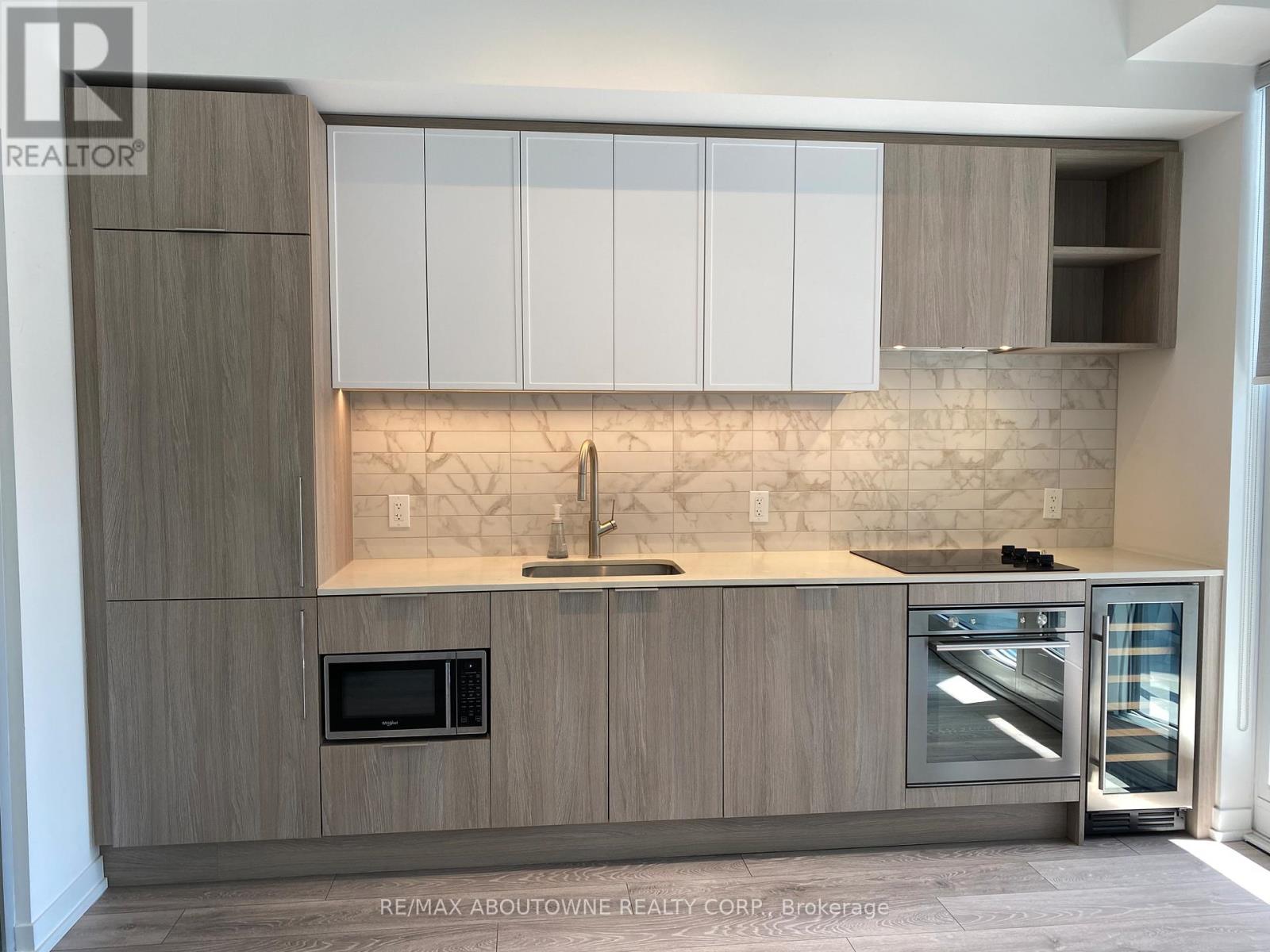 806 - 2020 Bathurst Street, Toronto, Ontario  M5P 0A6 - Photo 15 - C12968554