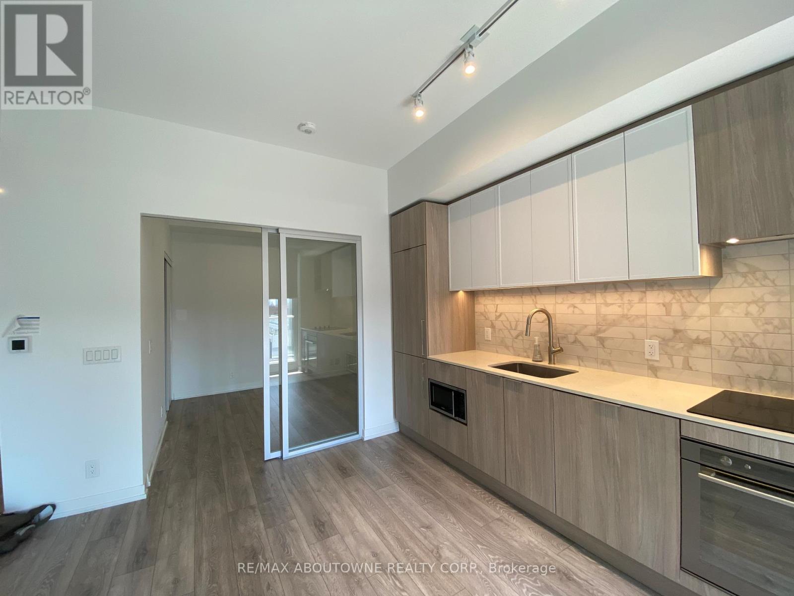 806 - 2020 Bathurst Street, Toronto, Ontario  M5P 0A6 - Photo 19 - C12968554