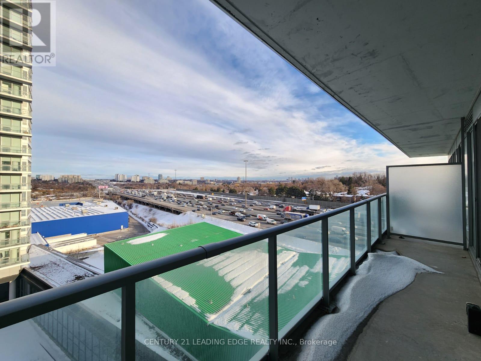 709 - 115 Mcmahon Drive, Toronto, Ontario  M2K 0E3 - Photo 5 - C12968556