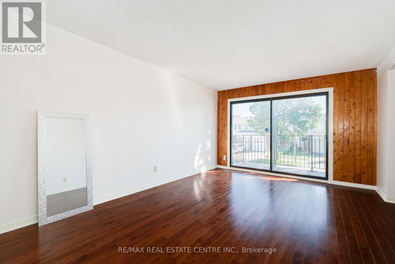 33 Millhouse Crescent, Toronto, Ontario  M1B 2E4 - Photo 4 - E12968564