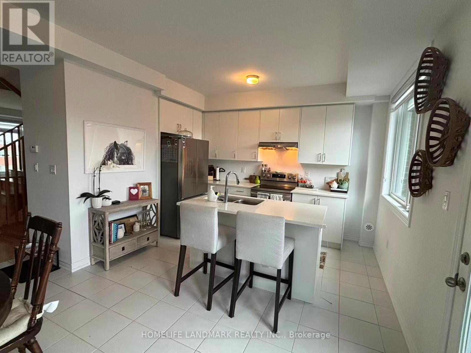 63 Sorbara Way, Whitby, Ontario  L1M 0M4 - Photo 2 - E12968584