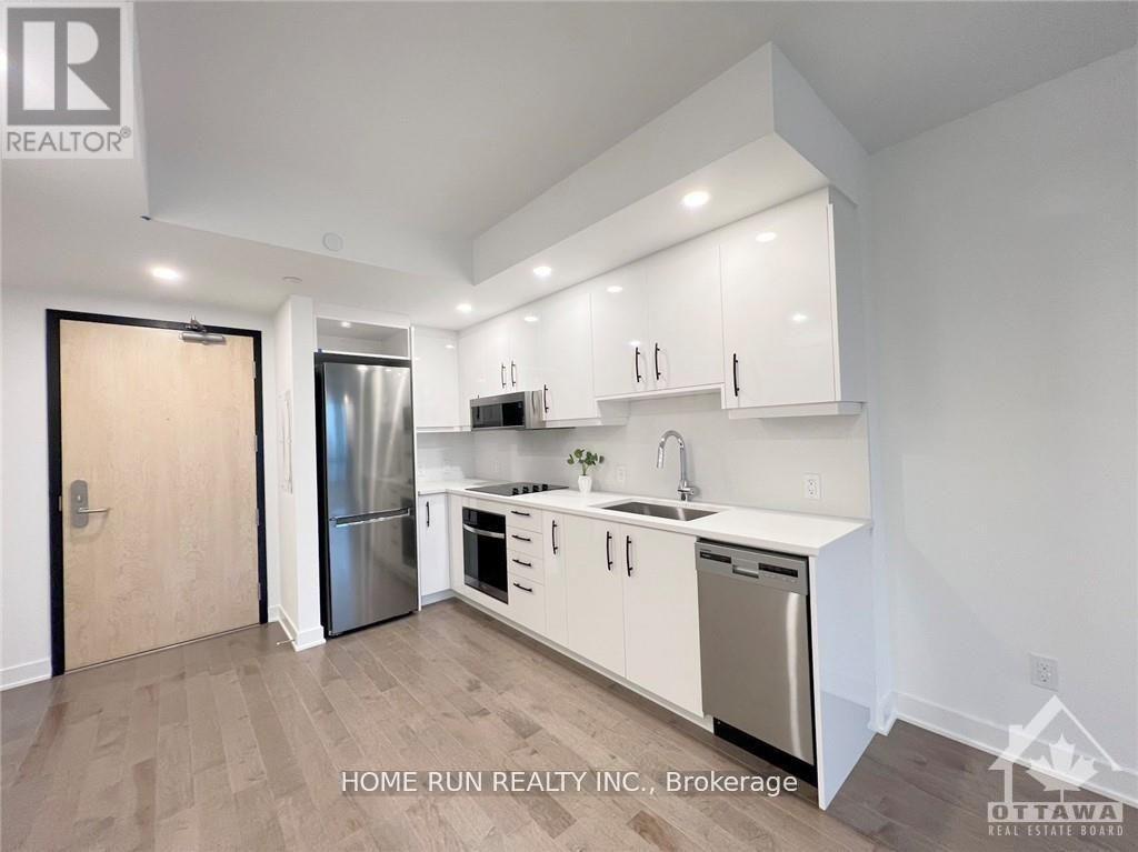 1710 - 340 Queen Street, Ottawa, Ontario  K1R 0G1 - Photo 2 - X12968548