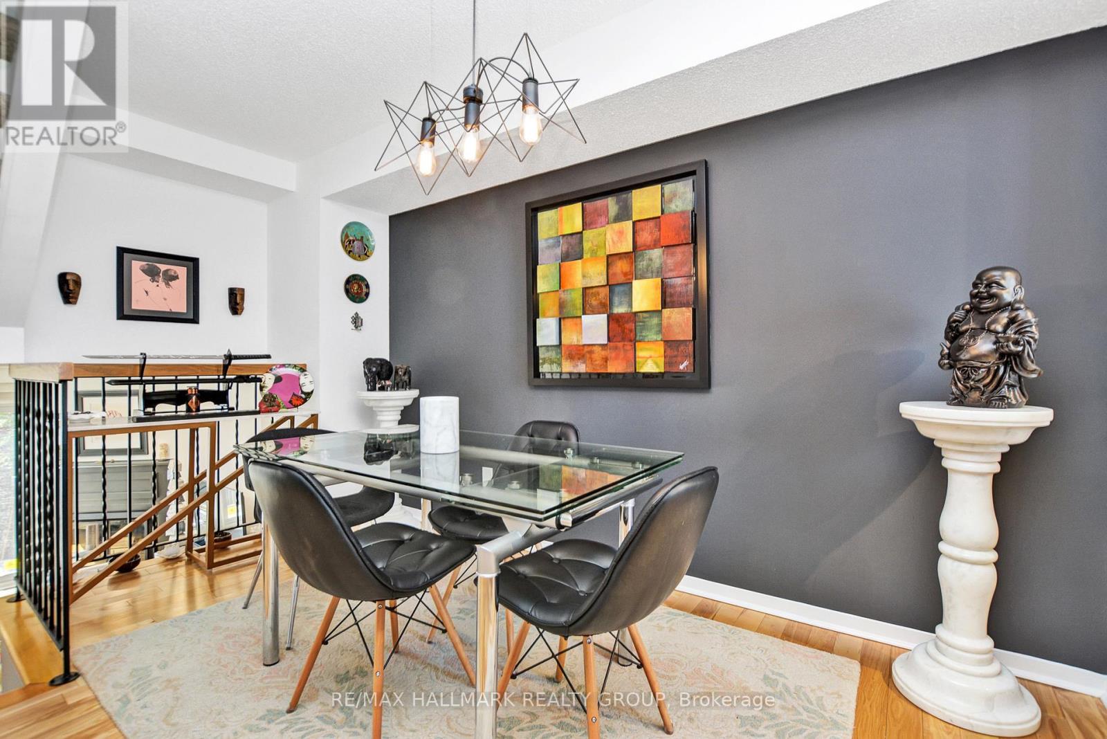 256 Bruyere Street, Ottawa, Ontario  K1N 5E6 - Photo 10 - X12968574