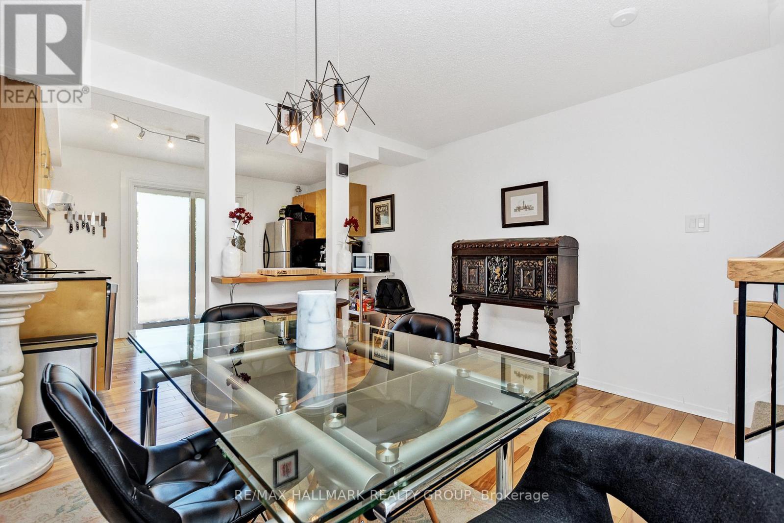 256 Bruyere Street, Ottawa, Ontario  K1N 5E6 - Photo 11 - X12968574