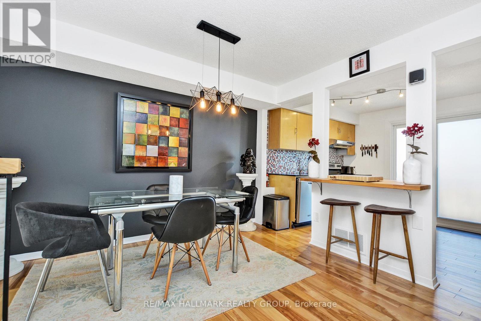 256 Bruyere Street, Ottawa, Ontario  K1N 5E6 - Photo 12 - X12968574