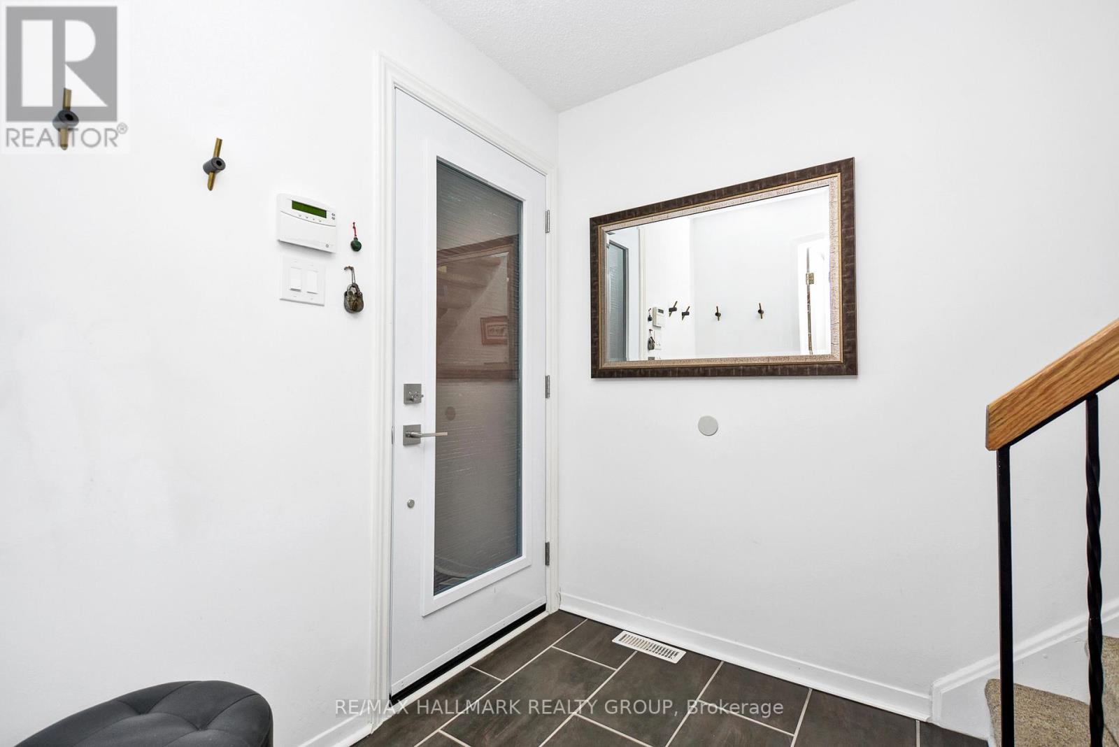 256 Bruyere Street, Ottawa, Ontario  K1N 5E6 - Photo 3 - X12968574