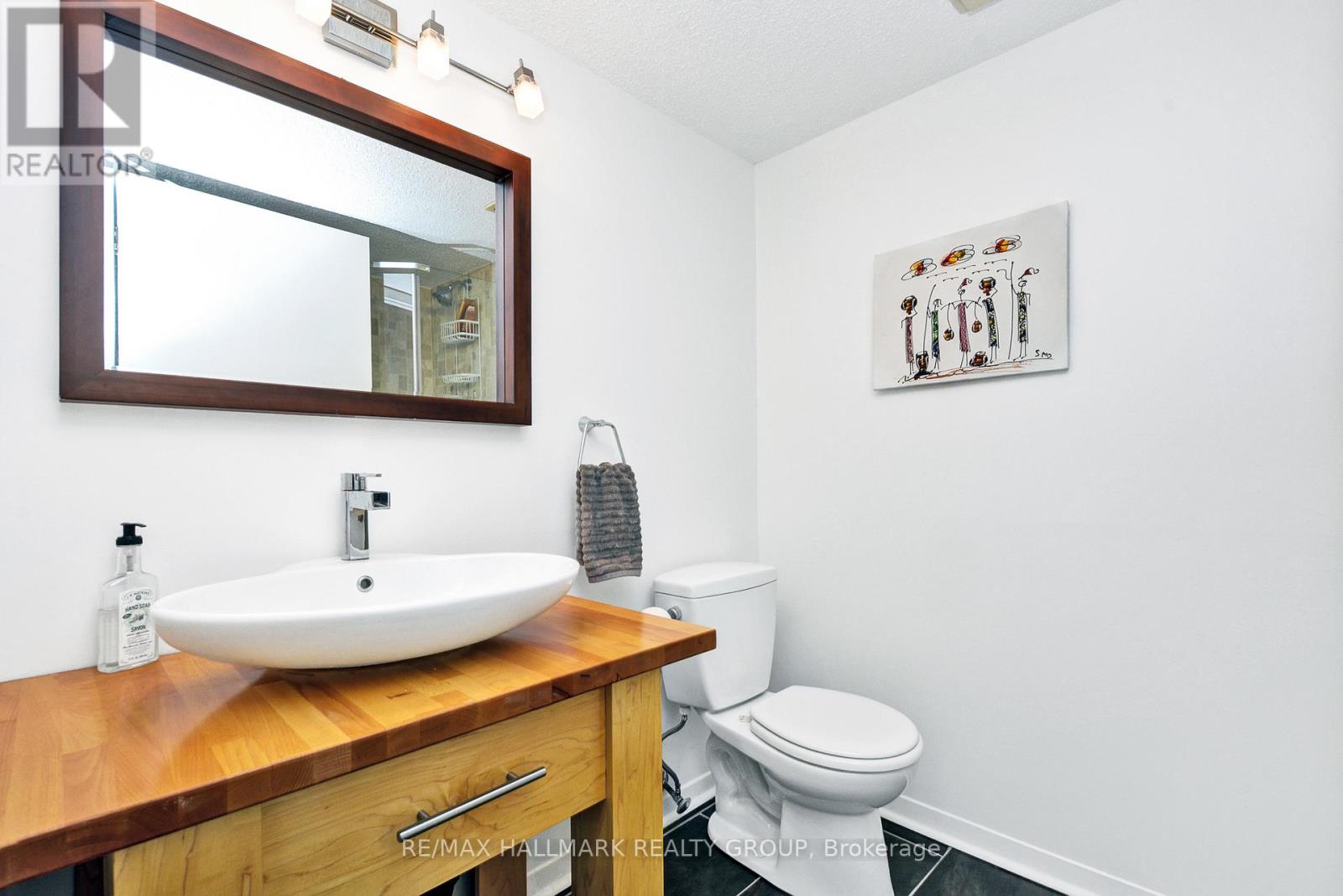 256 Bruyere Street, Ottawa, Ontario  K1N 5E6 - Photo 5 - X12968574