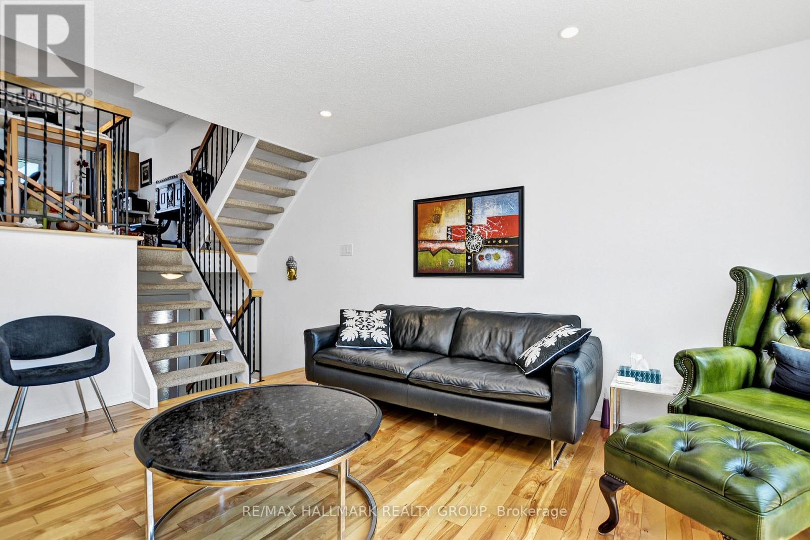 256 Bruyere Street, Ottawa, Ontario  K1N 5E6 - Photo 8 - X12968574