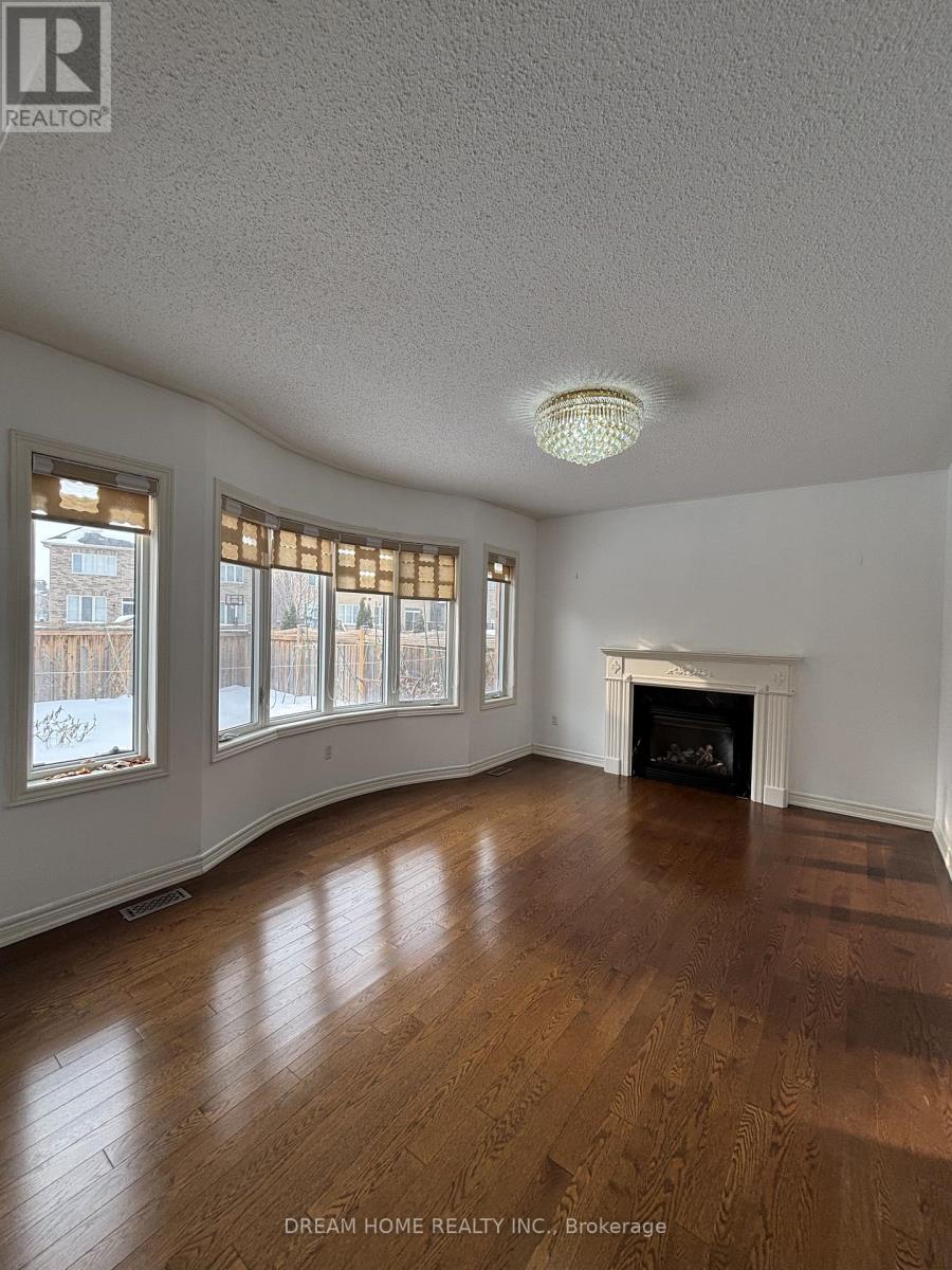 276 The Bridle Walk, Markham, Ontario  L6C 0V7 - Photo 6 - N12771090