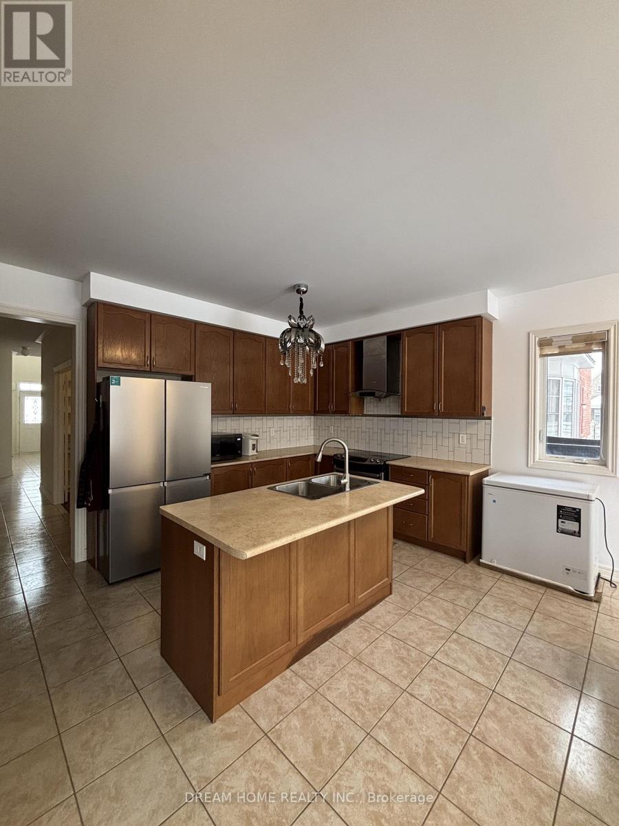 276 The Bridle Walk, Markham, Ontario  L6C 0V7 - Photo 4 - N12771090