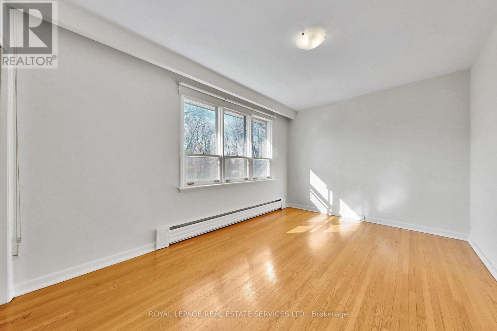 27 Peacham Crescent, Toronto, Ontario  M3M 1S2 - Photo 15 - W12968560