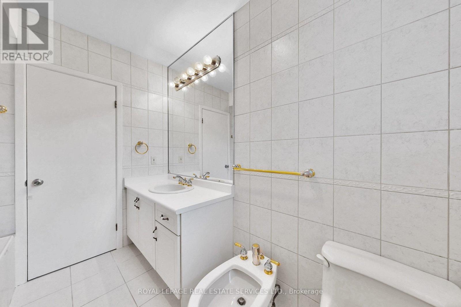 27 Peacham Crescent, Toronto, Ontario  M3M 1S2 - Photo 19 - W12968560