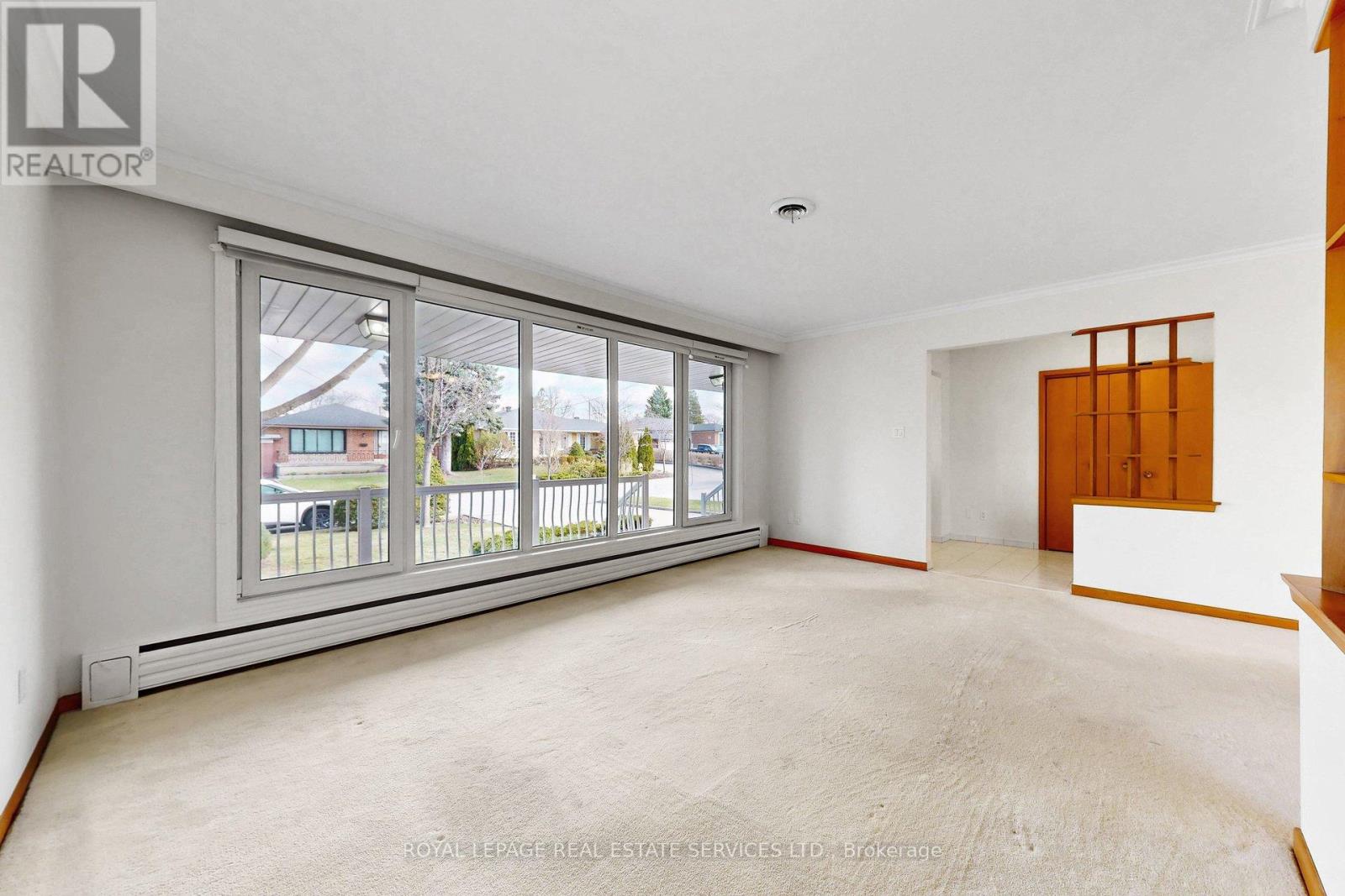 27 Peacham Crescent, Toronto, Ontario  M3M 1S2 - Photo 3 - W12968560