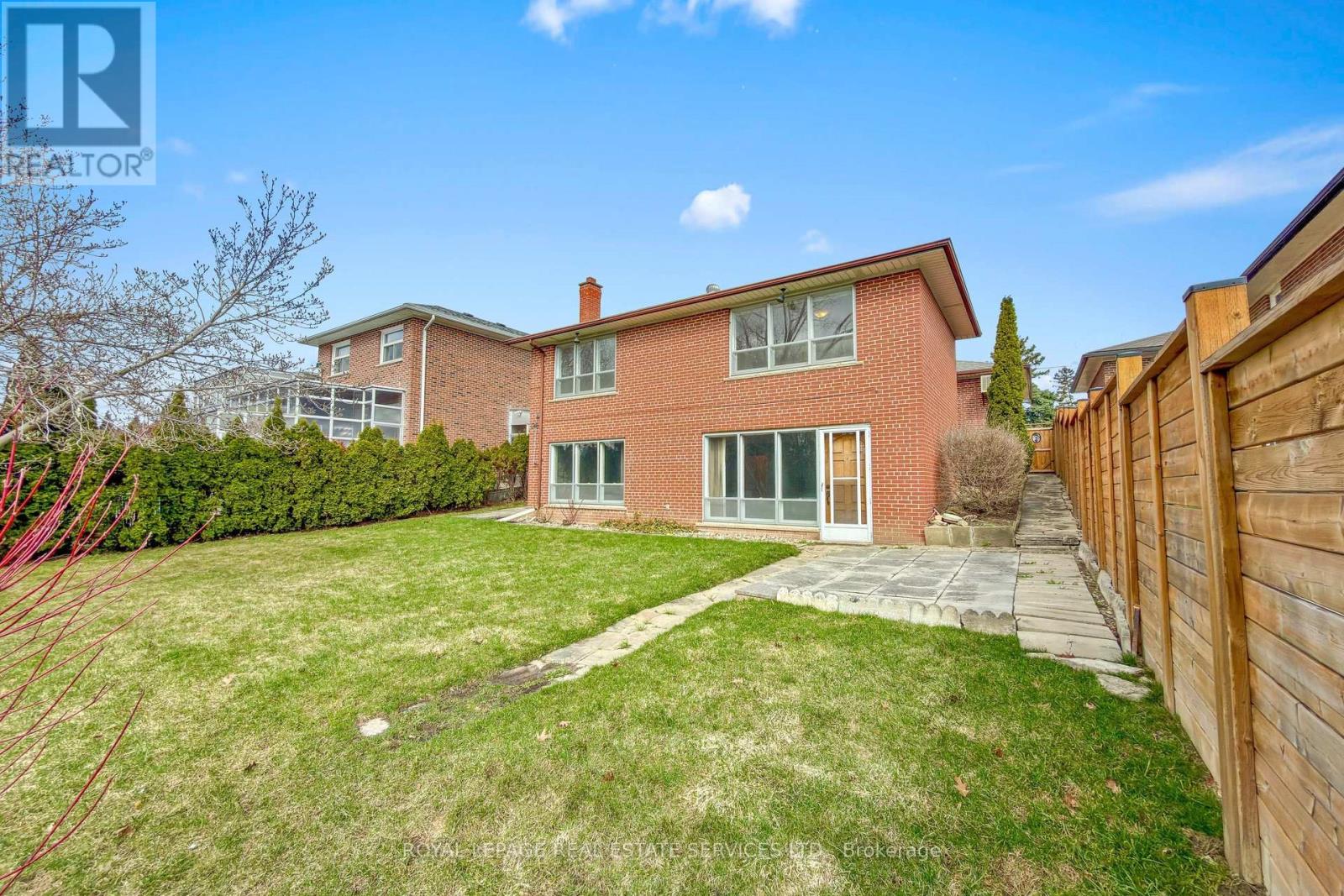 27 Peacham Crescent, Toronto, Ontario  M3M 1S2 - Photo 33 - W12968560