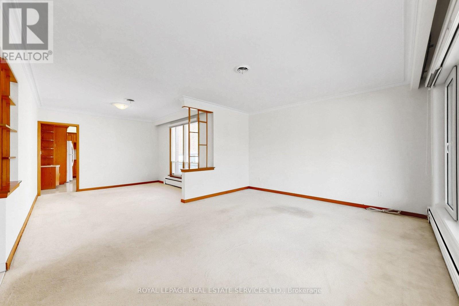 27 Peacham Crescent, Toronto, Ontario  M3M 1S2 - Photo 5 - W12968560