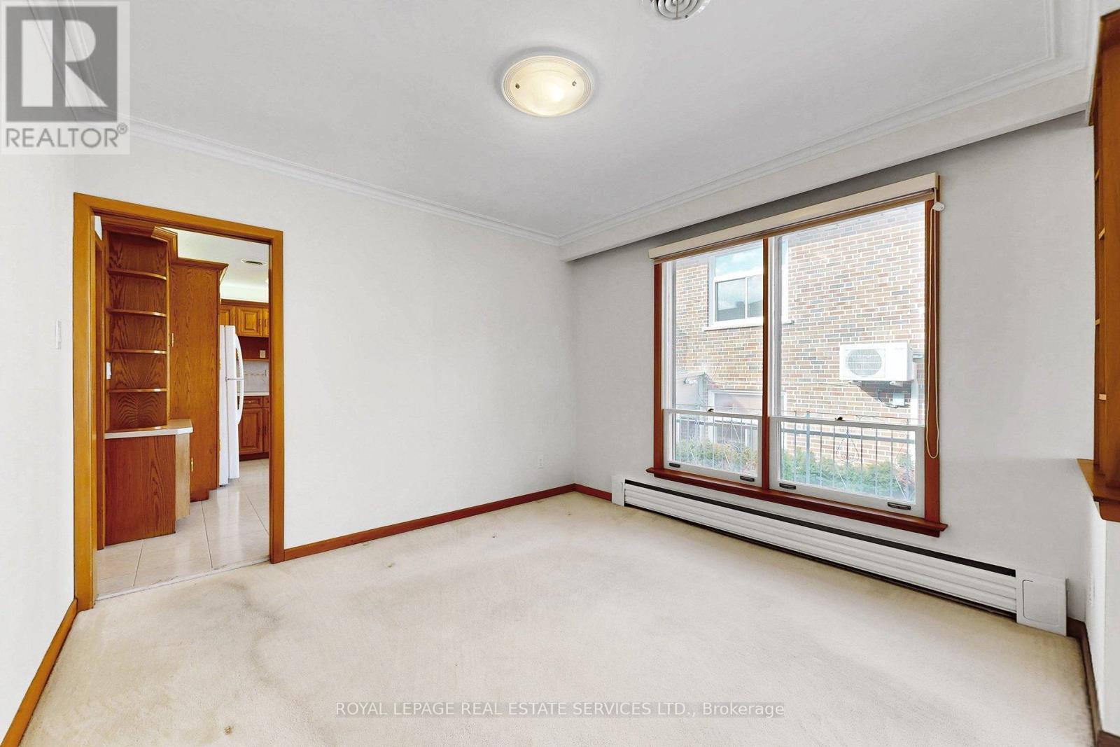 27 Peacham Crescent, Toronto, Ontario  M3M 1S2 - Photo 6 - W12968560