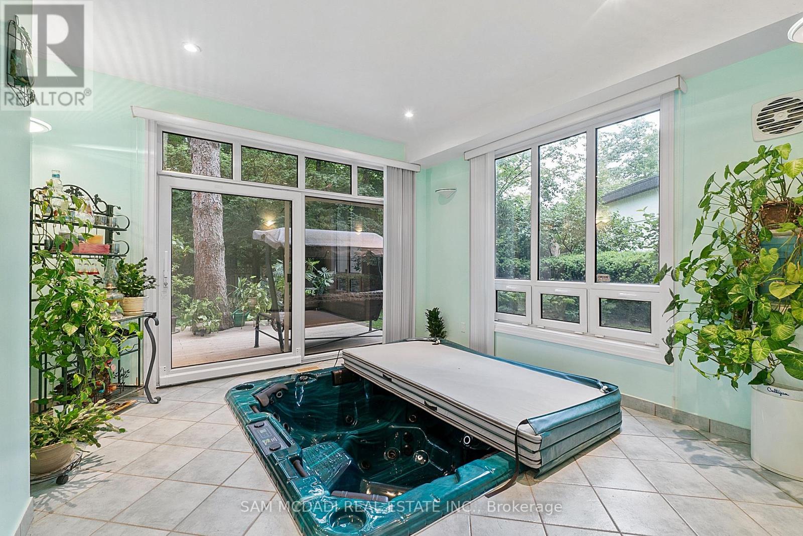 978 Tennyson Avenue, Mississauga, Ontario  L5H 2Z1 - Photo 17 - W12968576